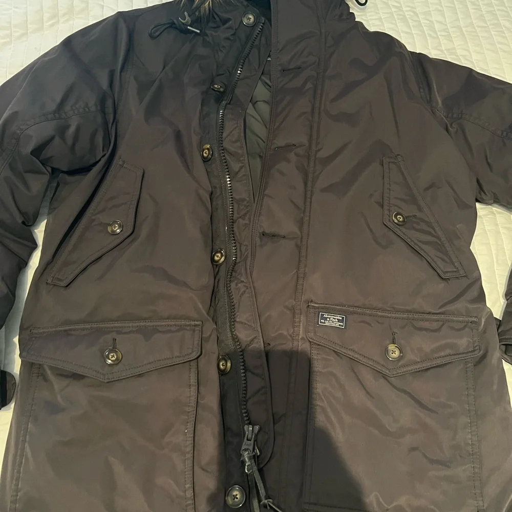 Abercrombie & fitch parka jacket mens size large. 
Heavy winter coat. - Picture 6 of 8